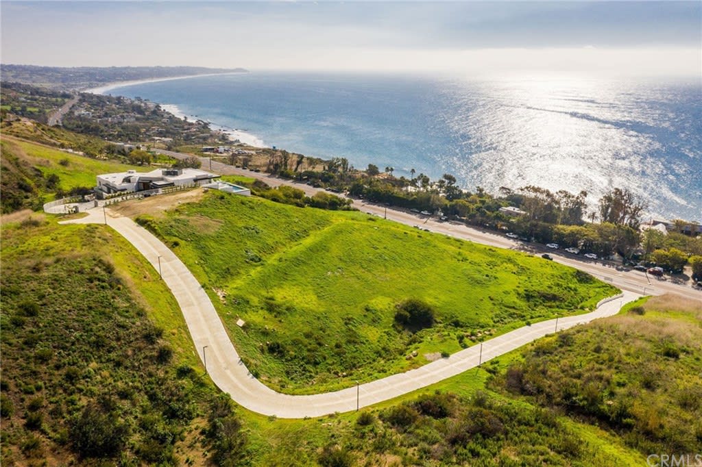 32401 Pacific Coast Highway