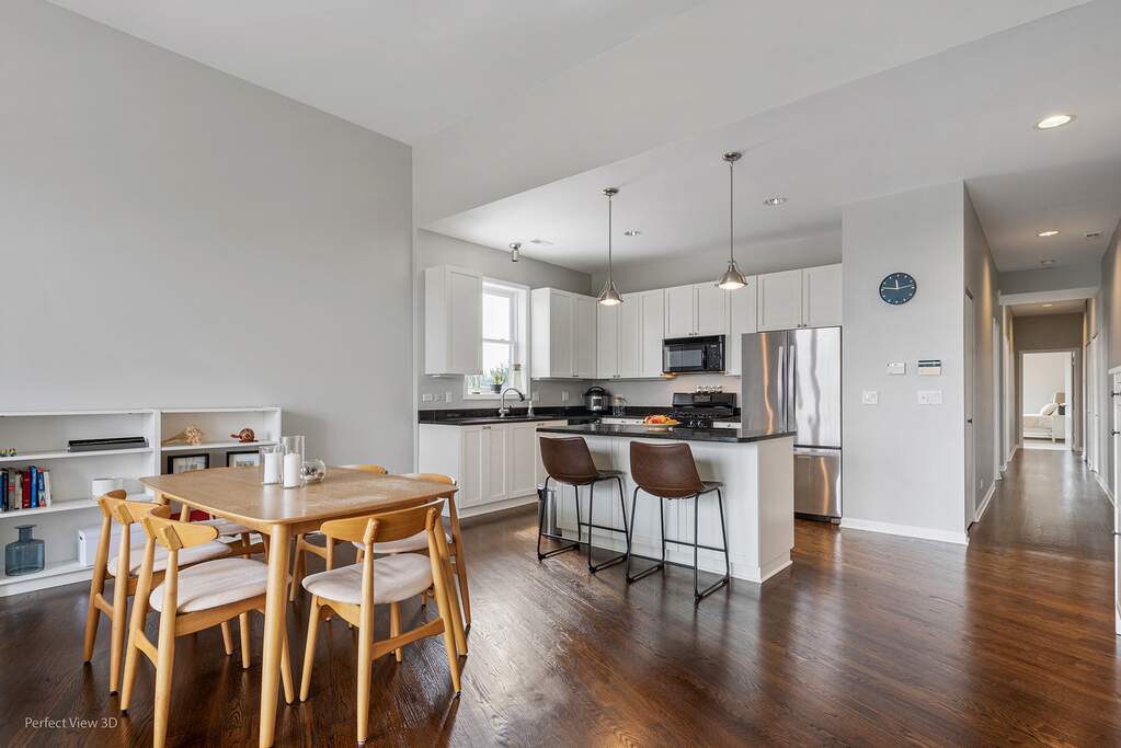 1132 N MILWAUKEE AVENUE, #4S 