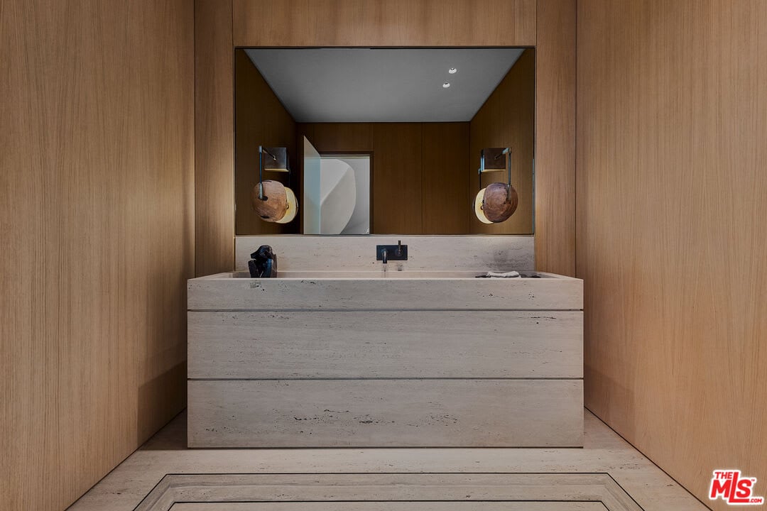 Serene Opulent