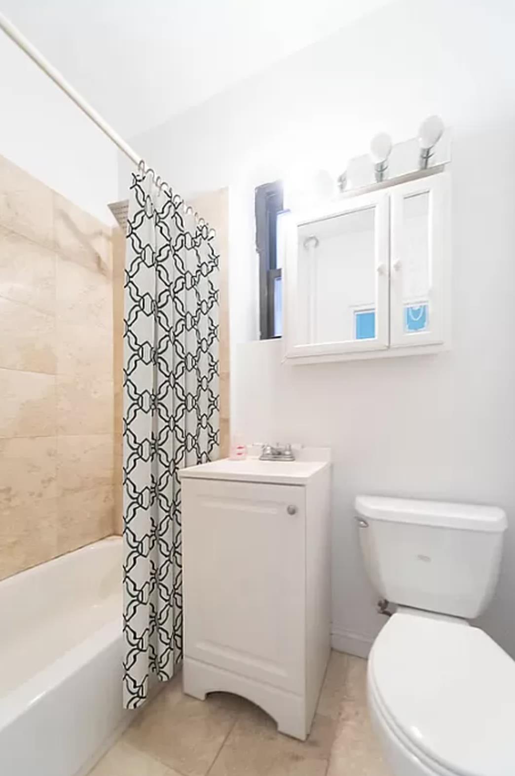 210 East 38th Street, Apt 4-C