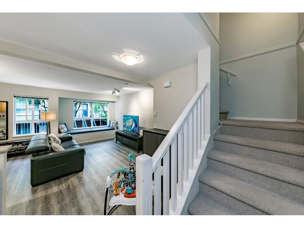 66-7088 17th Ave