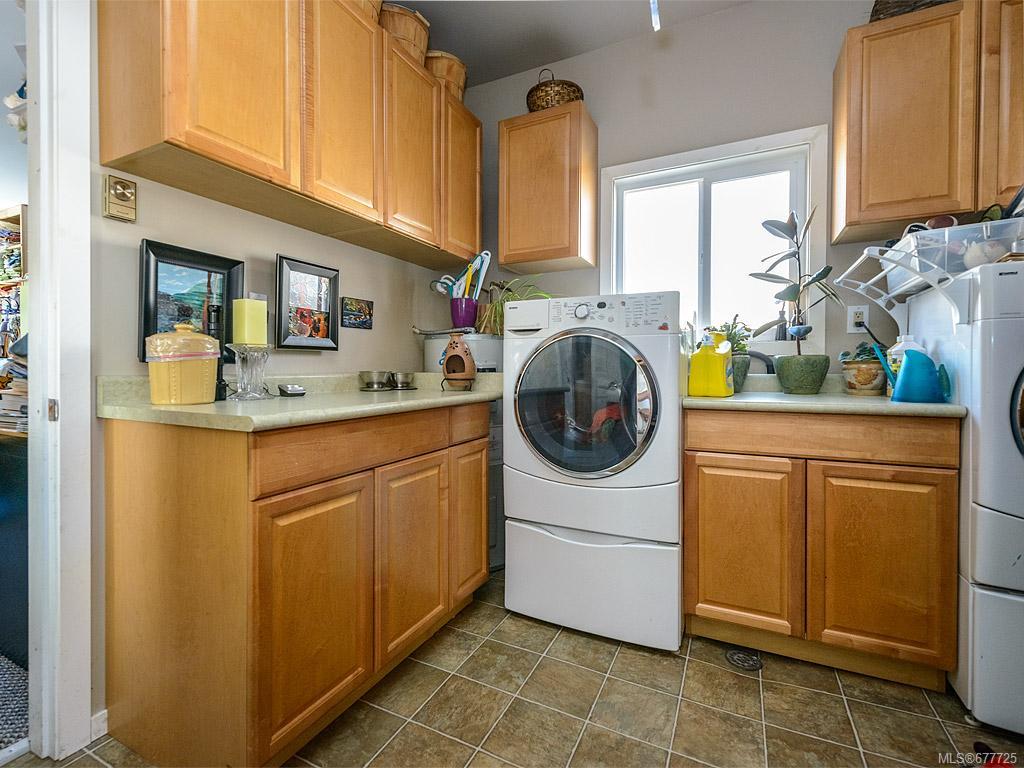 592 Atkins Ave, Langford