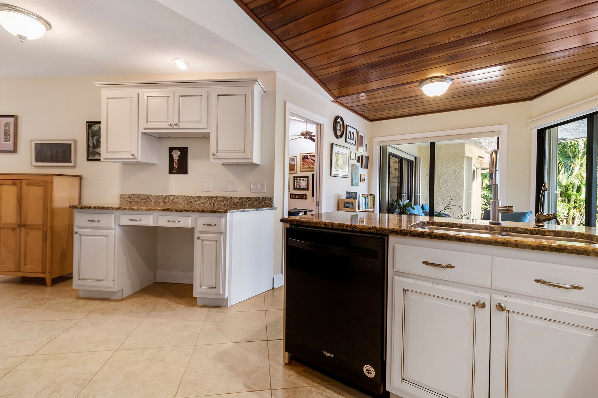 2848 NW 28th St