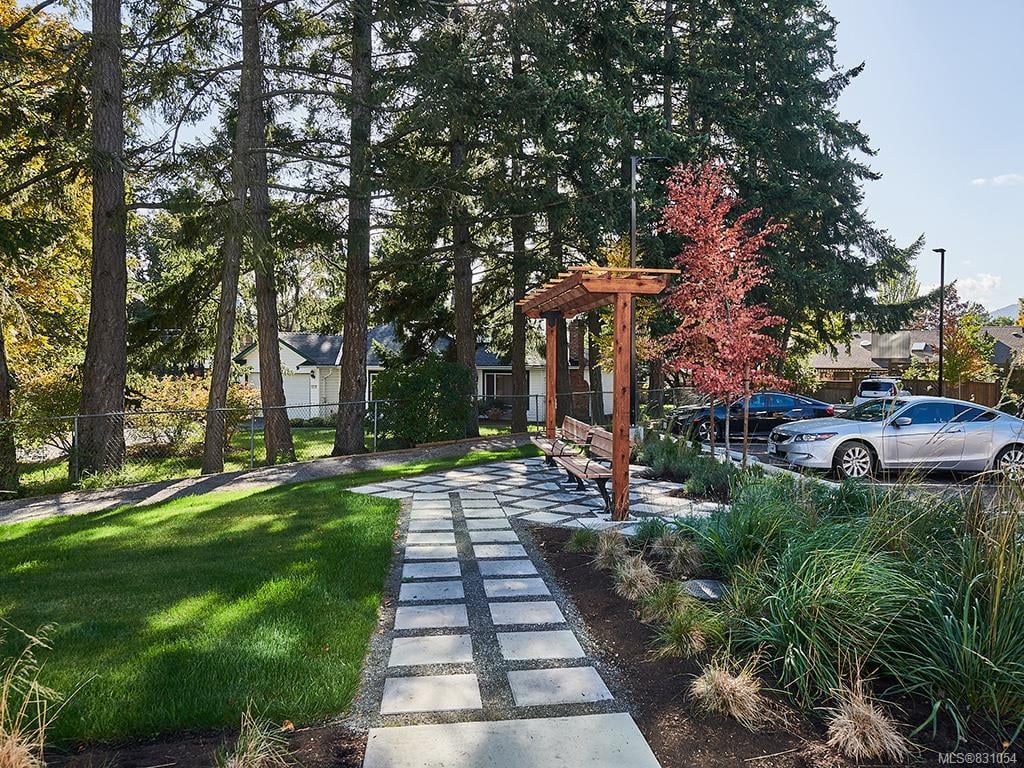 408-7162 West Saanich Rd, Central Saanich