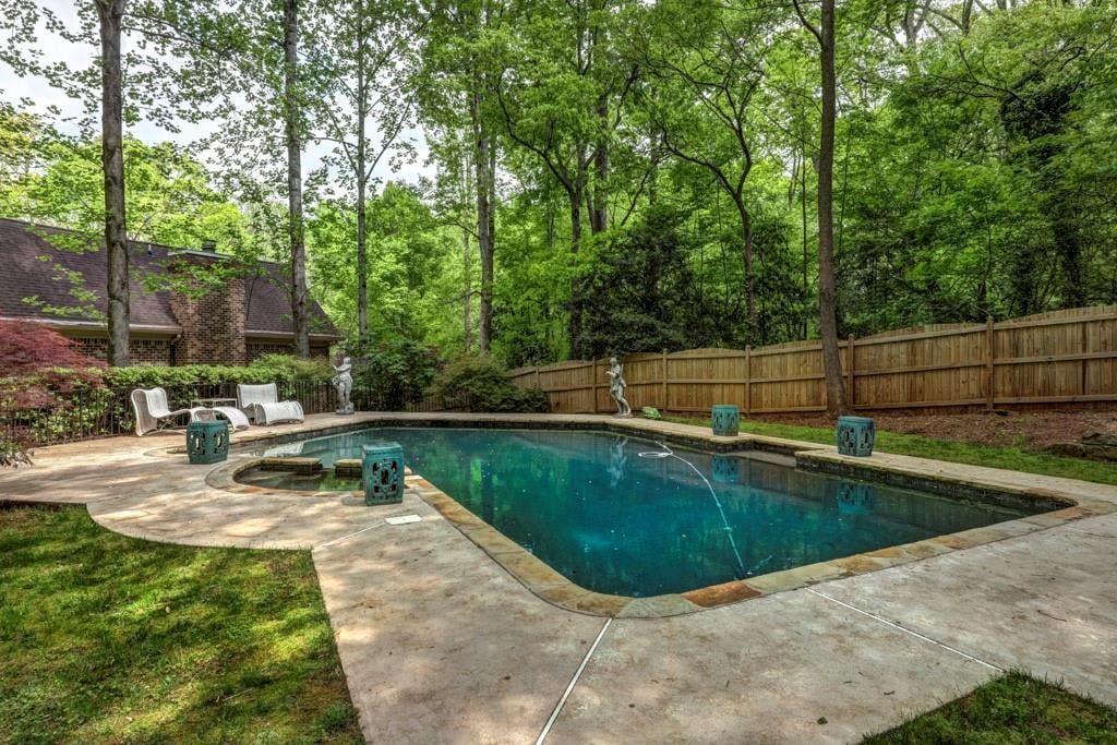 1511 Moores Mill Road NW