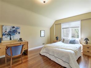 3900 Cadboro Bay Rd