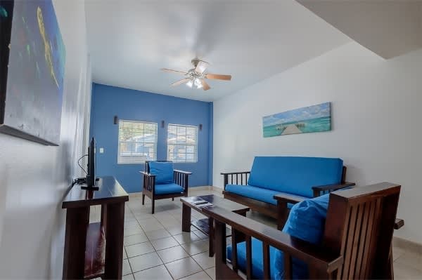 Tropical Escape – a spacious 2 bed 2 bath Condo, minutes from the Beach in San Pedro Ambergris Caye, Belize 