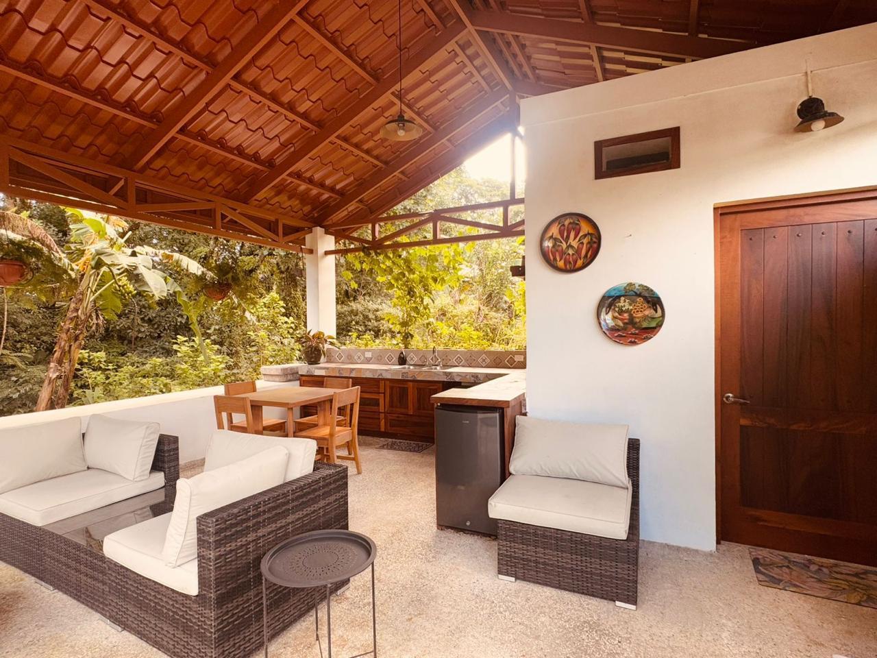 Luxury Lakefront Villa Guesthouse, Lake Arenal, Alajuela