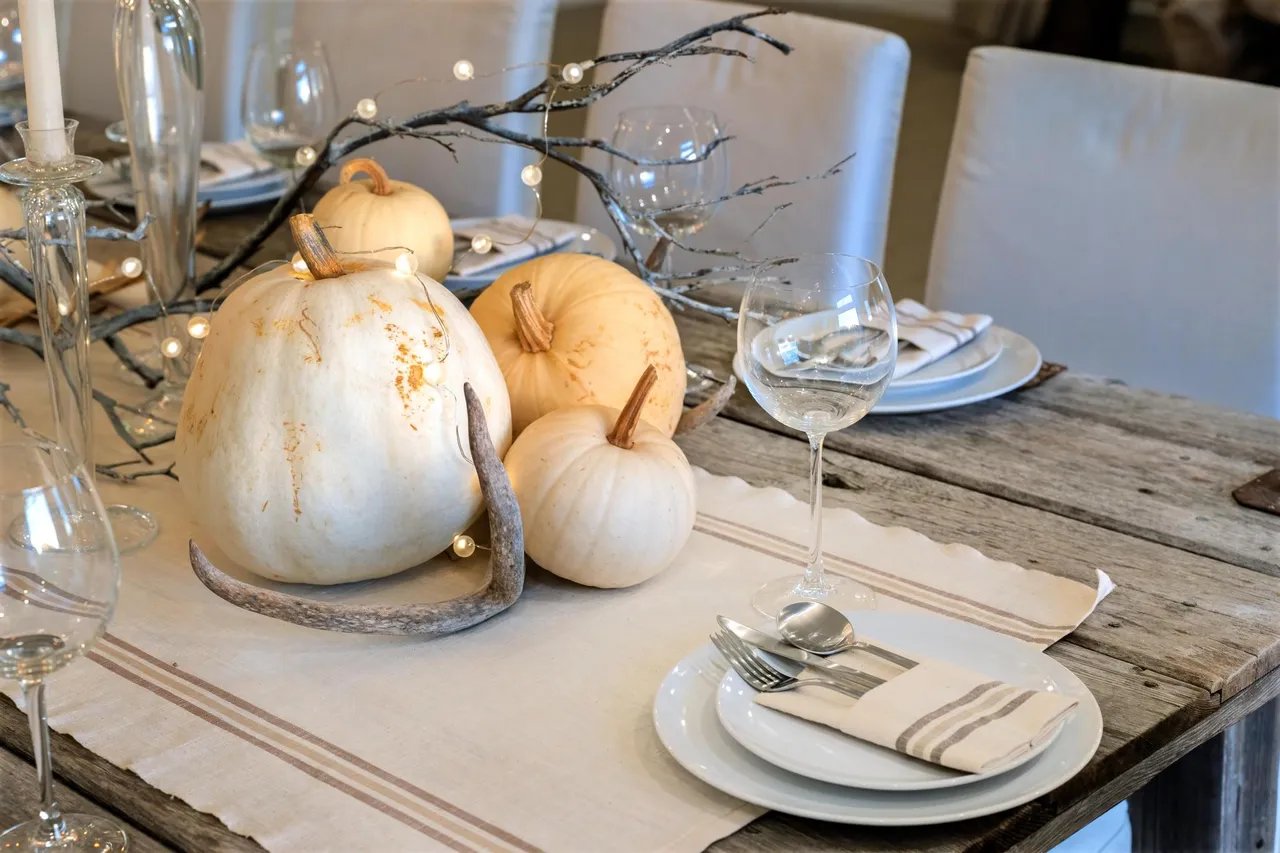 A Beautiful Fall-Inspired Tablescape in Midcoast Maine