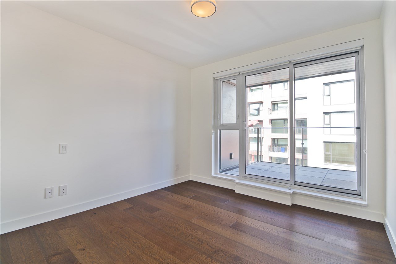 706-1571 W 57th Ave