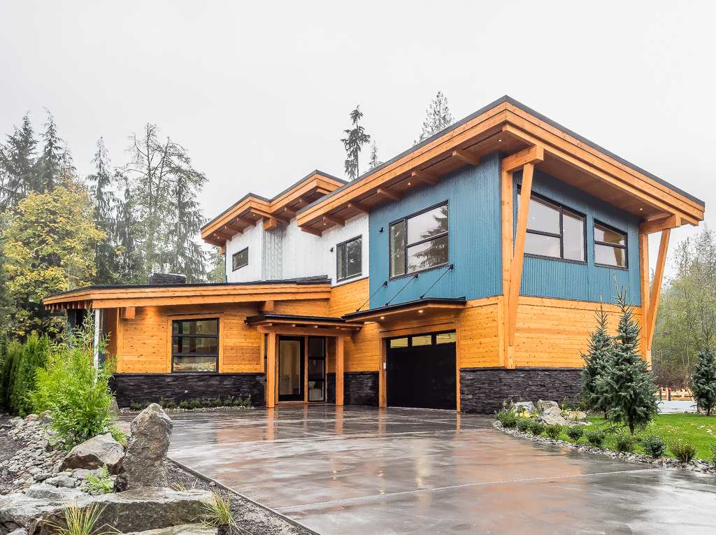 3308 Mamquam Rd