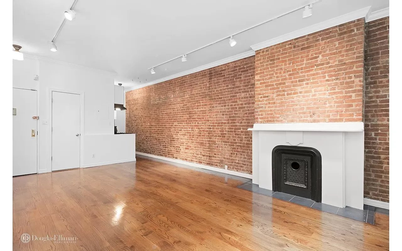 212 East 70th Street Unit: 3C