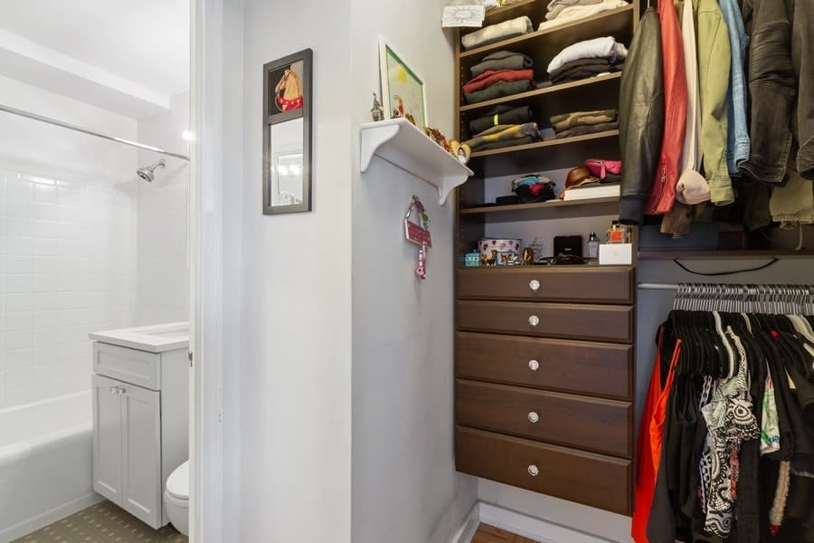 235 E 57th St Unit 17A