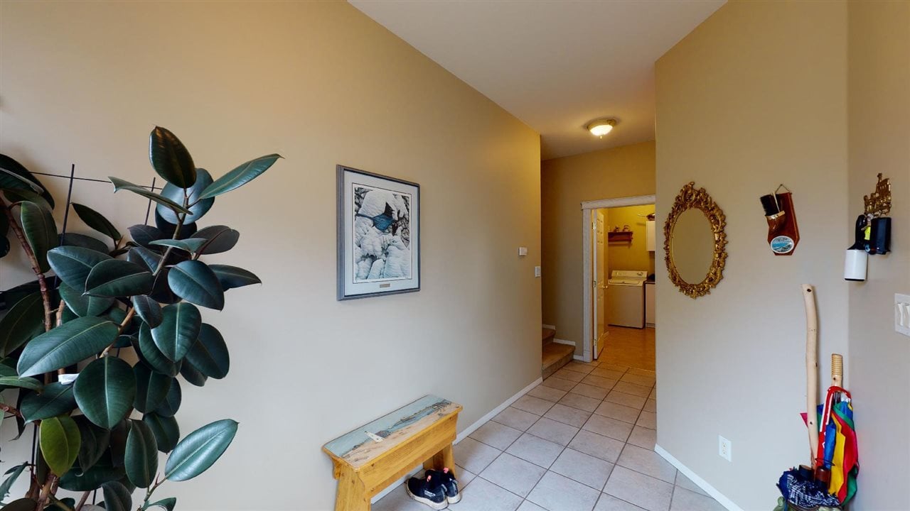 1020 Tantalus Pl