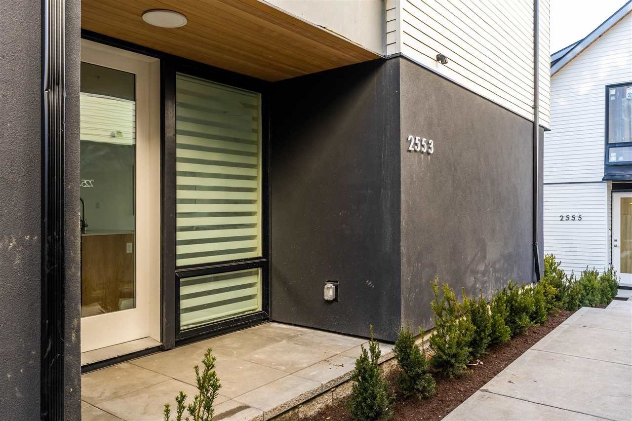 2559 E 40th Ave