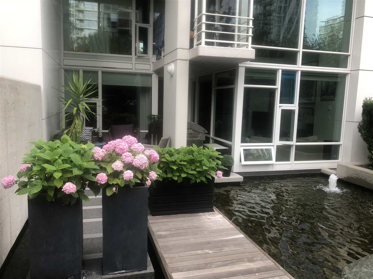 115-161 W Georgia St