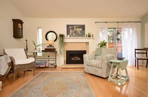 8-2070 Amelia Ave