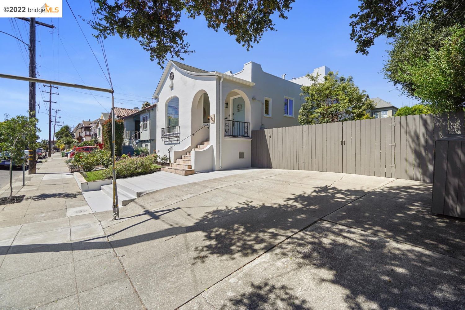 3233 Ardley Ave