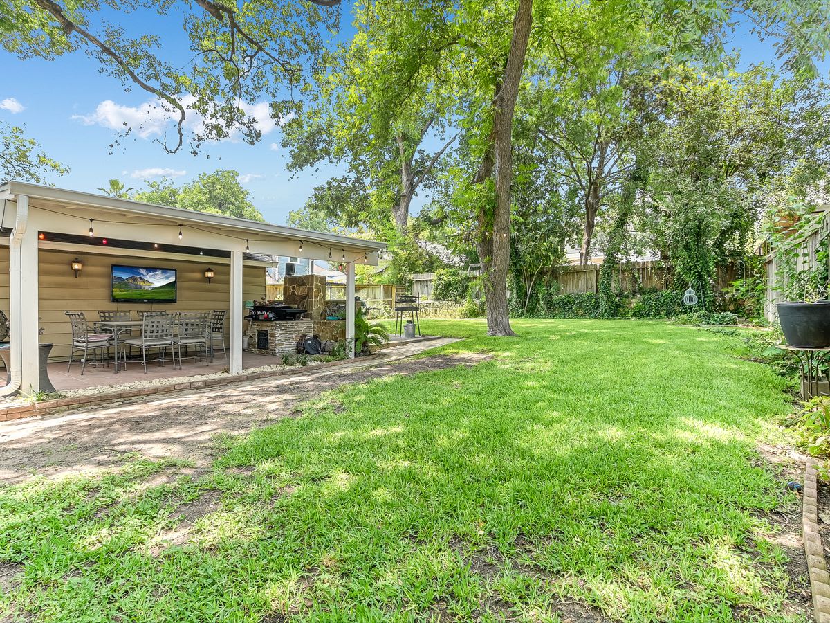 421 Ogden Ln - Alamo Heights