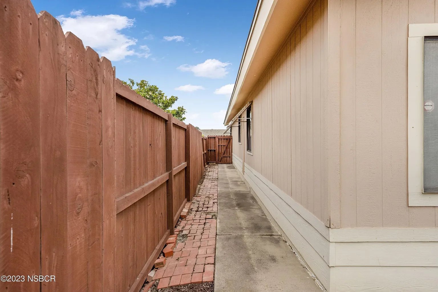 3276 Greenacre Dr