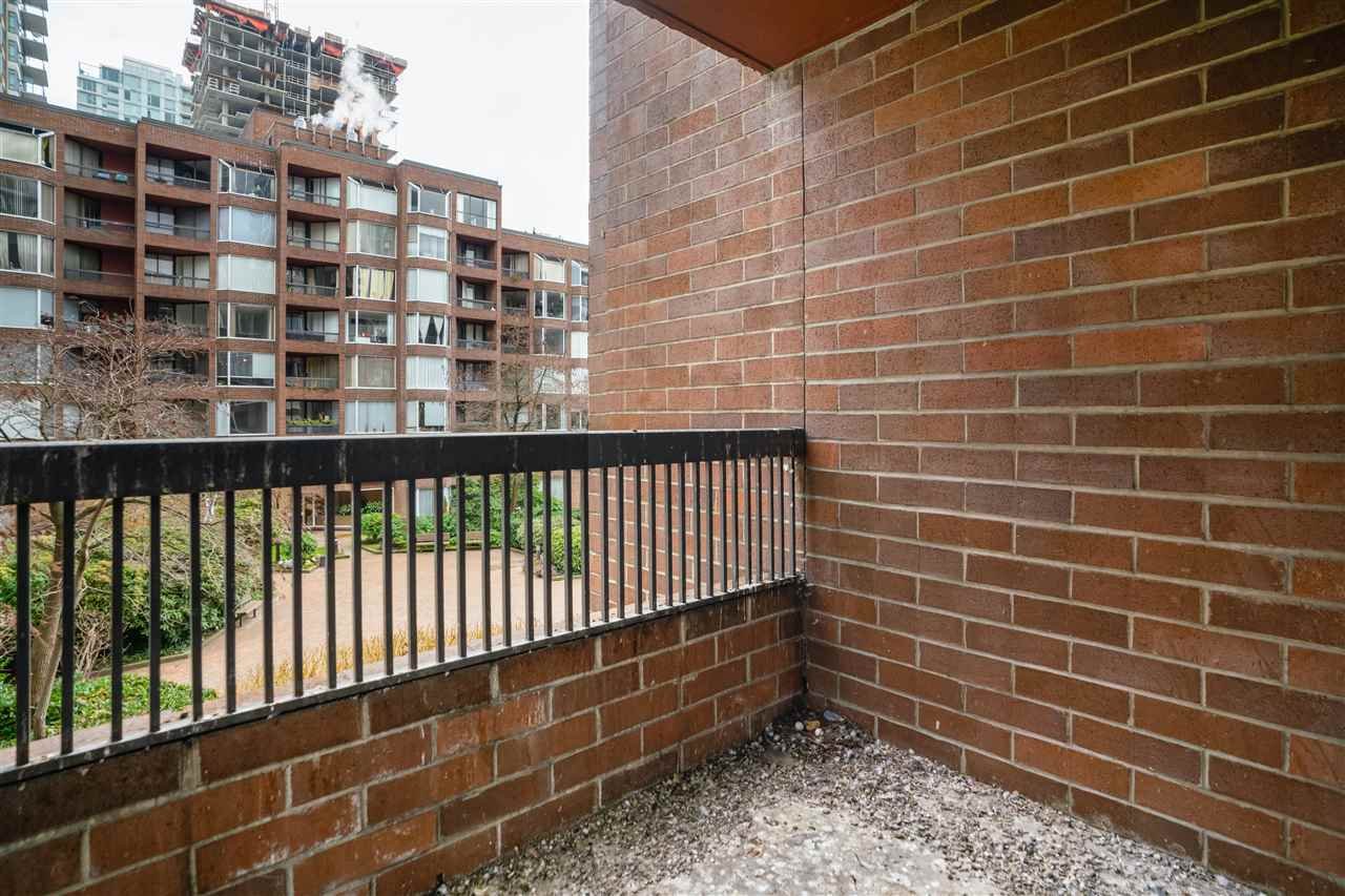 423-1330 Burrard St