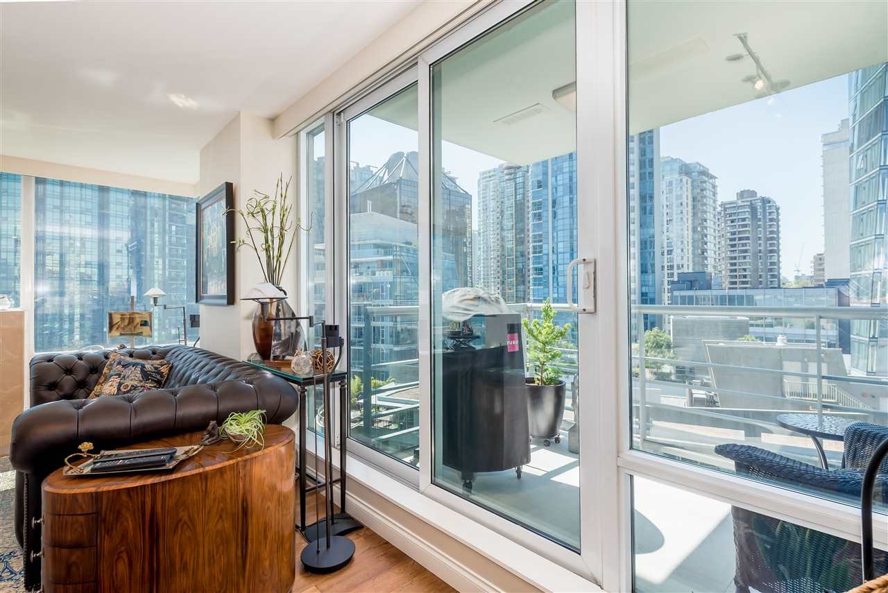1104-590 Nicola St