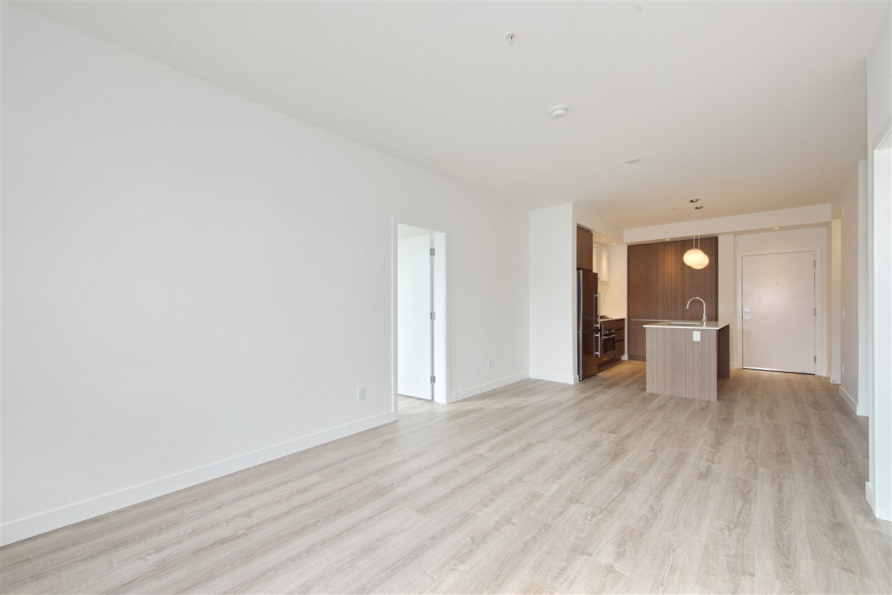 303-516 Foster Ave