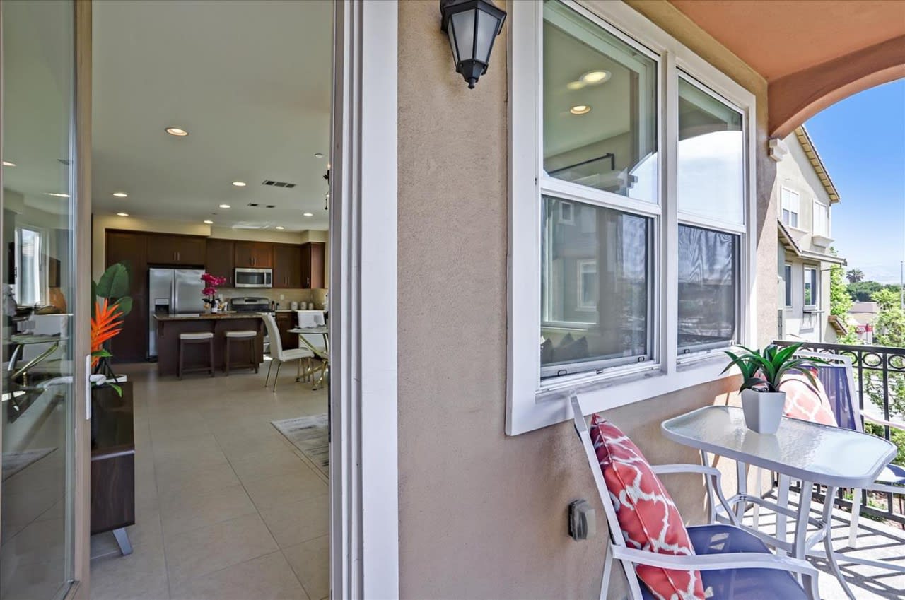 272 Currlin Cir