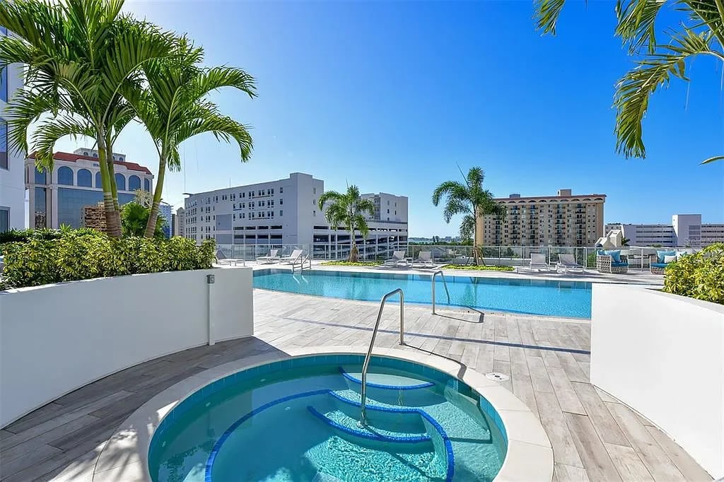 111 S Pineapple Ave #507