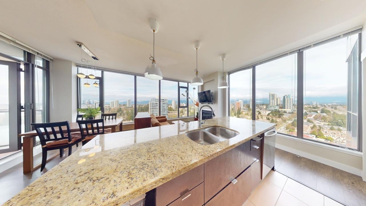 2903-7088 18th Ave