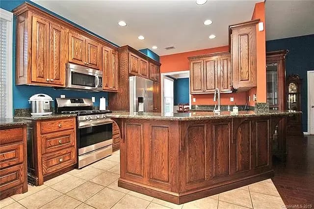 5802 Crimson Oak Ct