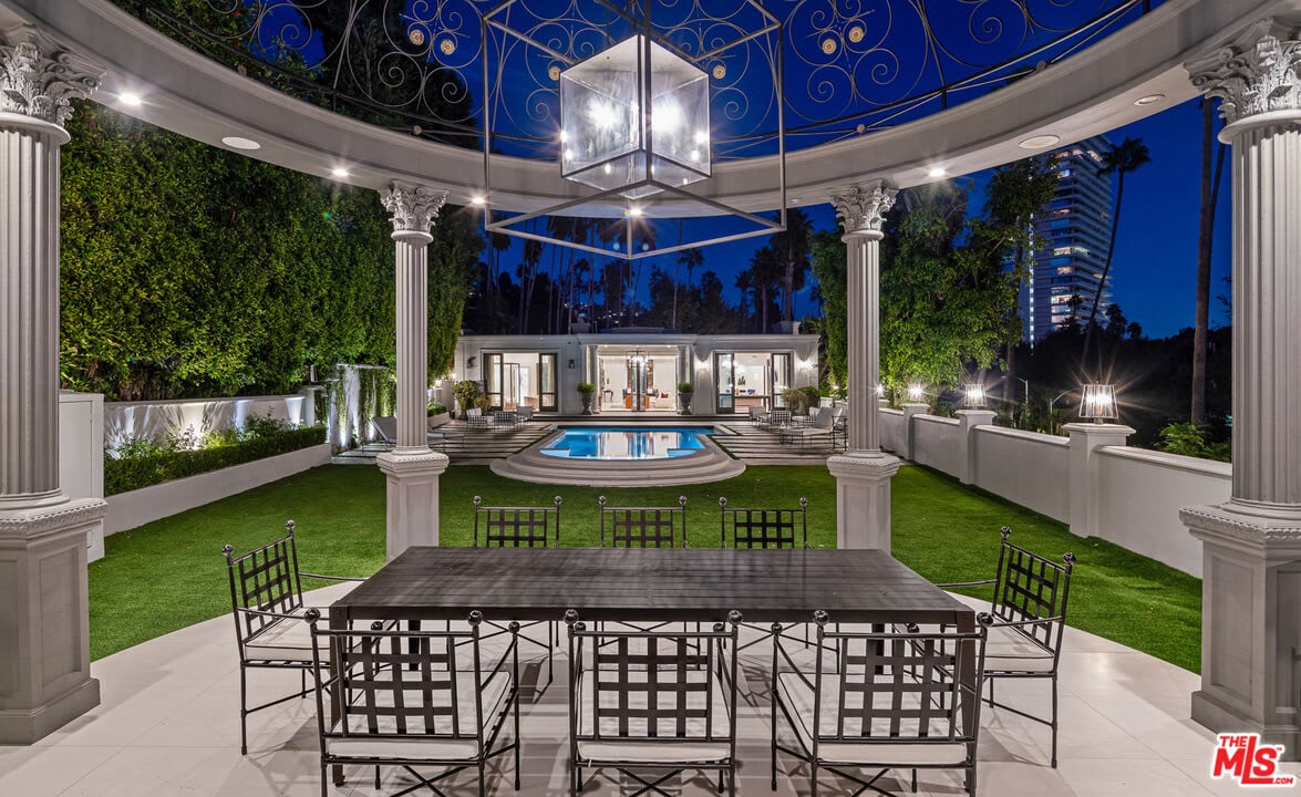 Noble Villa