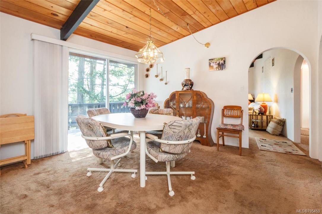 71 Flury Hts, View Royal