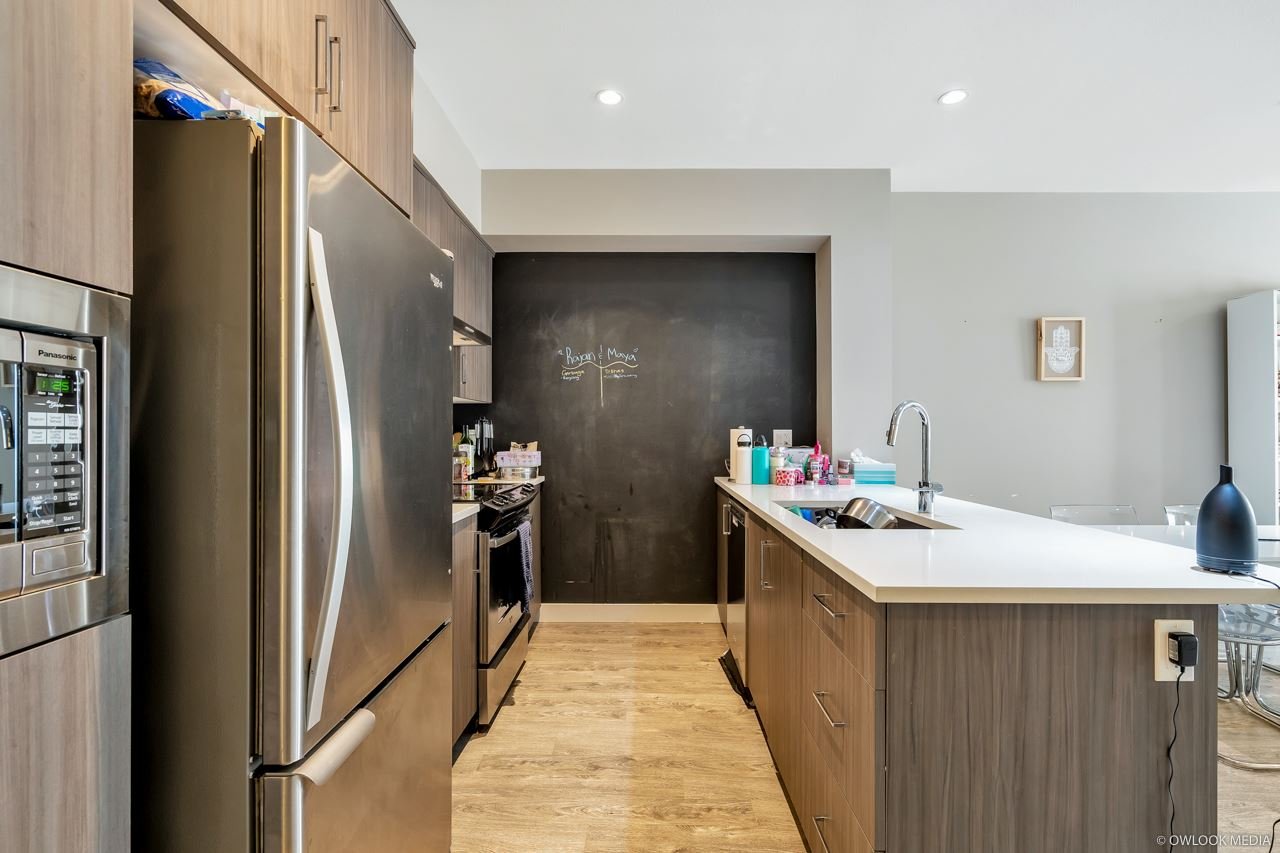 42-15588 32 Ave