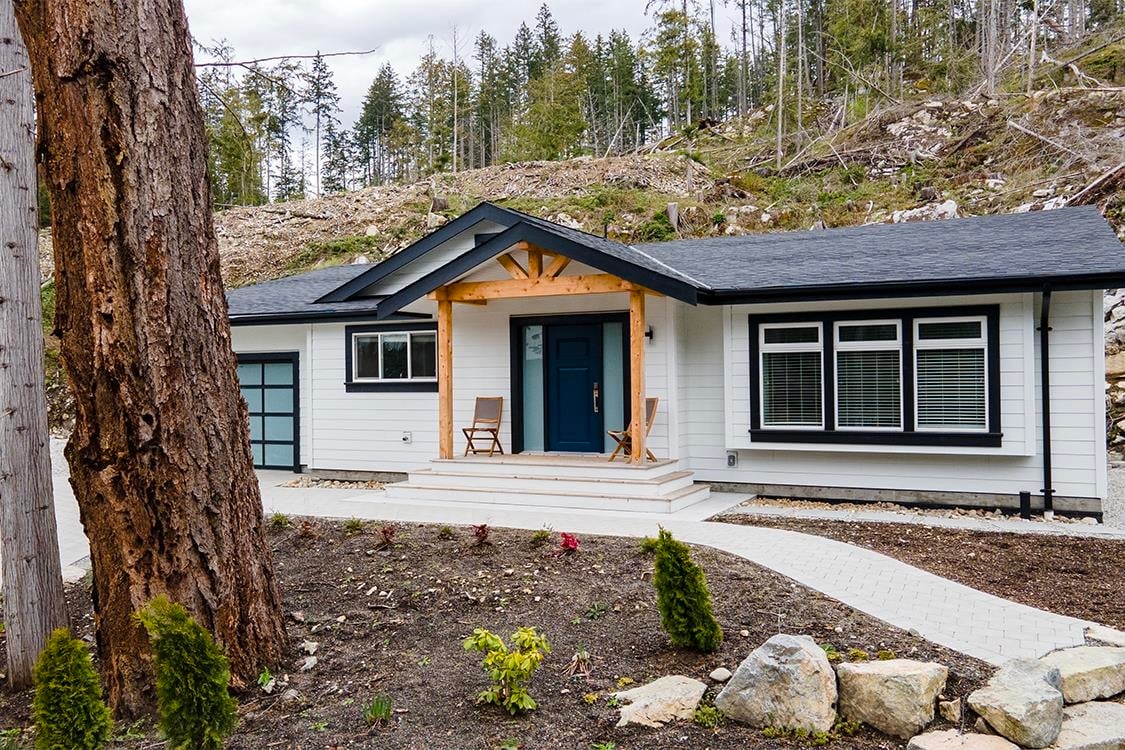 5758 Sargeant Bay Heights Rd