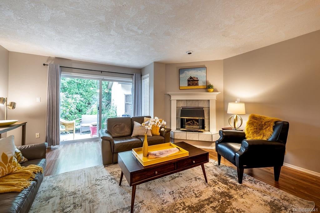 7-4540 W Saanich Rd