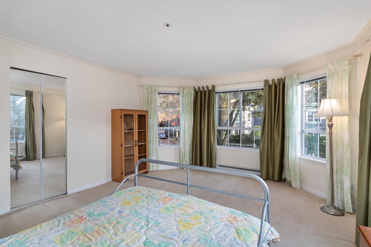 105-2975 Princess Cres
