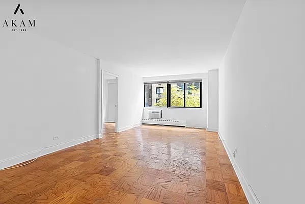 16 W 16th St., #3FN