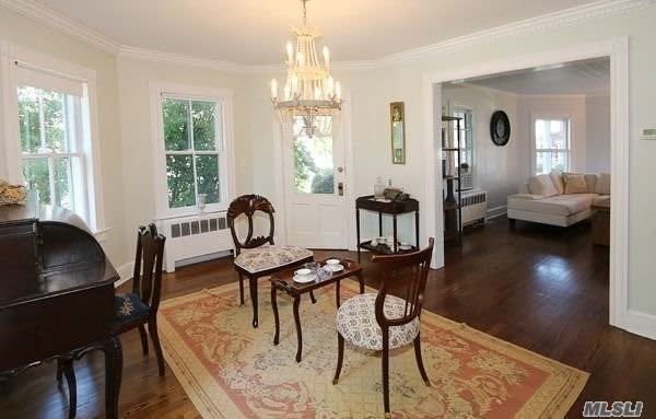 5 Cannon Ct, Huntington