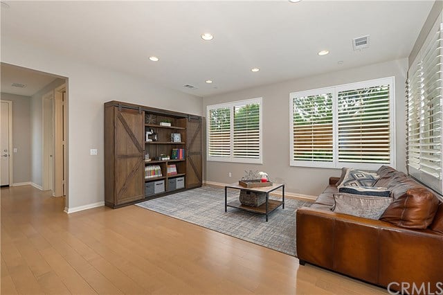 131 Bright Poppy, Irvine 