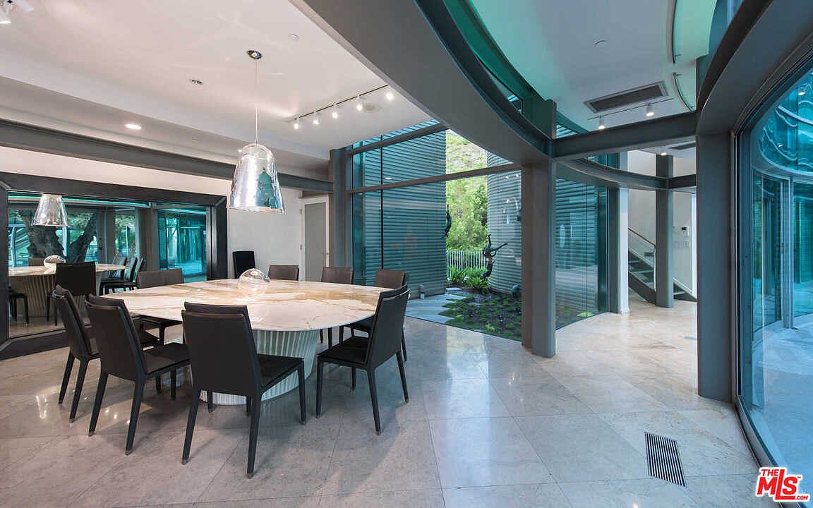 Estate Opulent