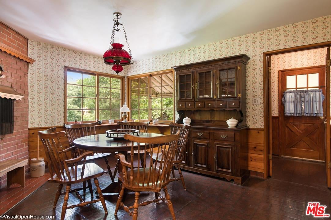 Charming 2 Bedroom Cottage in Studio City
