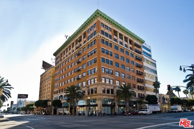 1645 Vine Street, Unit 809