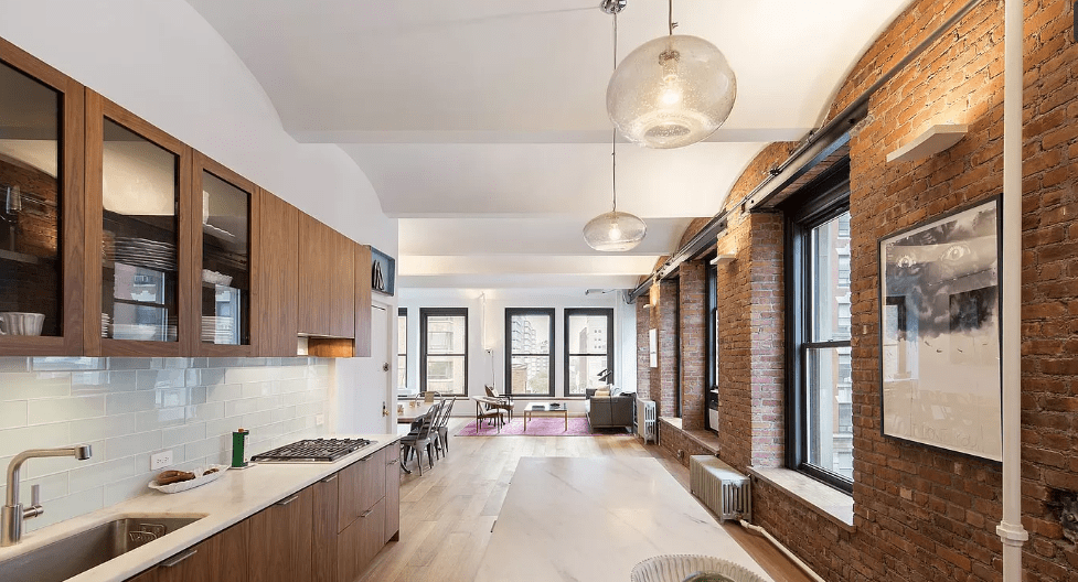 682 Broadway Apt: 7A 