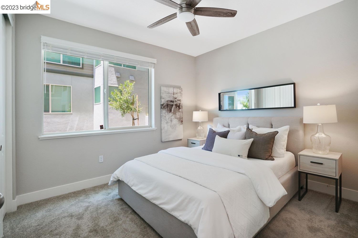 6763 Skyview Dr, Oakland, CA 94605