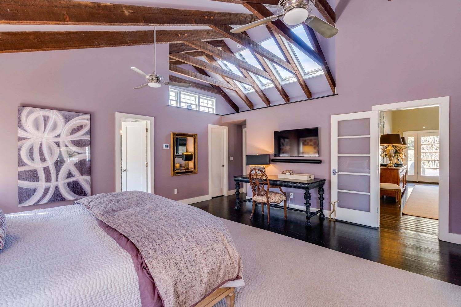 Upscale, Updated Sag Harbor Farmhouse in Waterfront Neighborhood