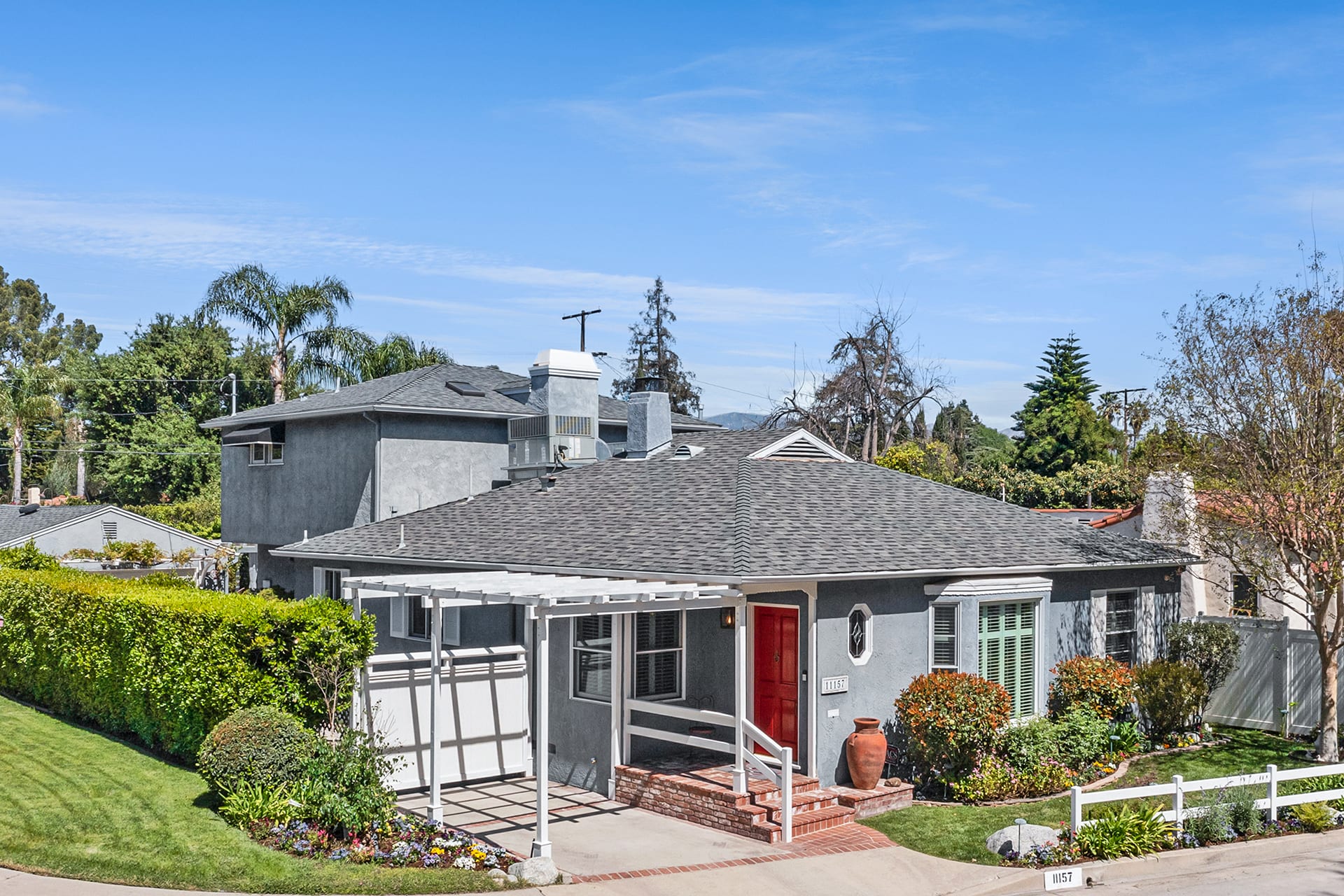 11157 Sarah St, Toluca Lake