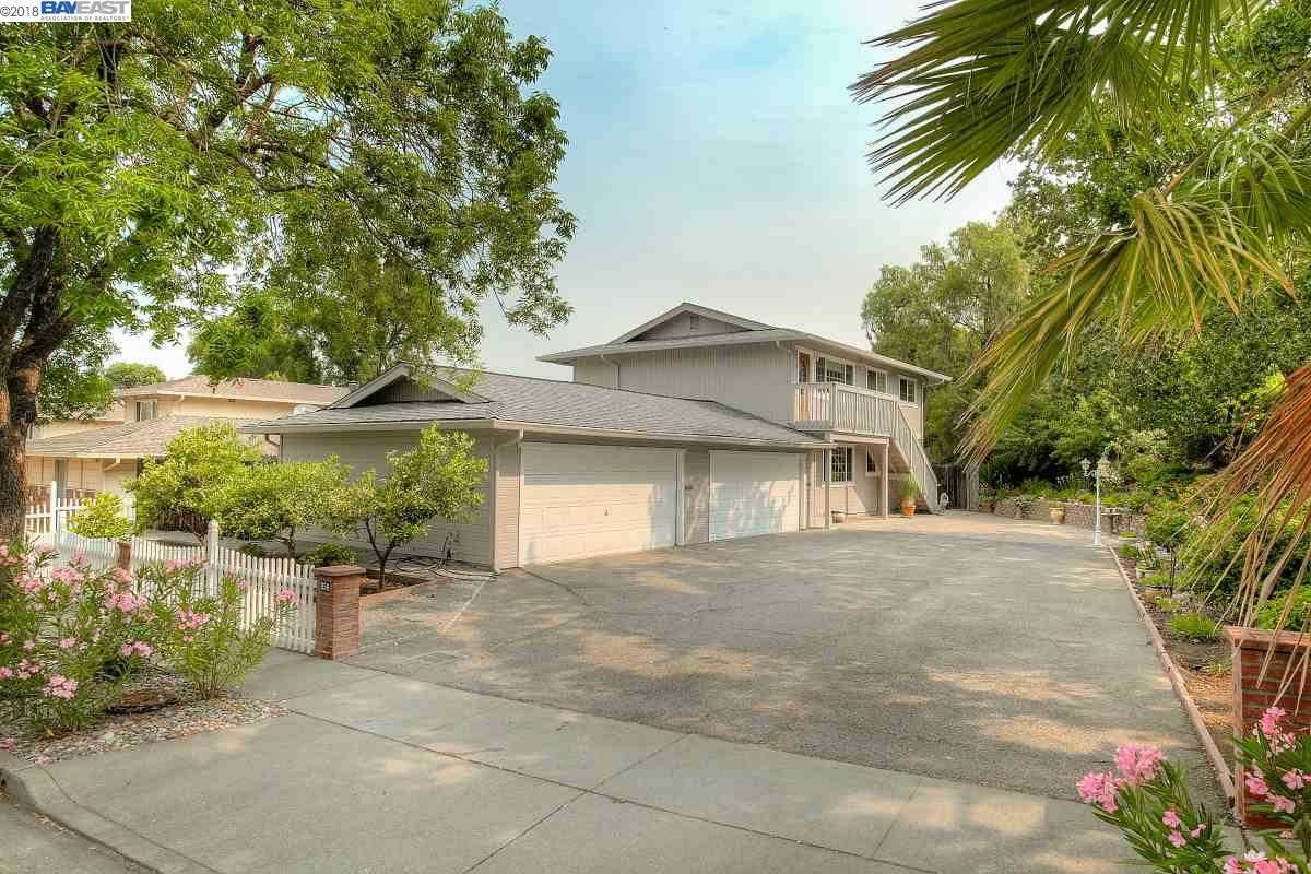 856 Palomino Dr