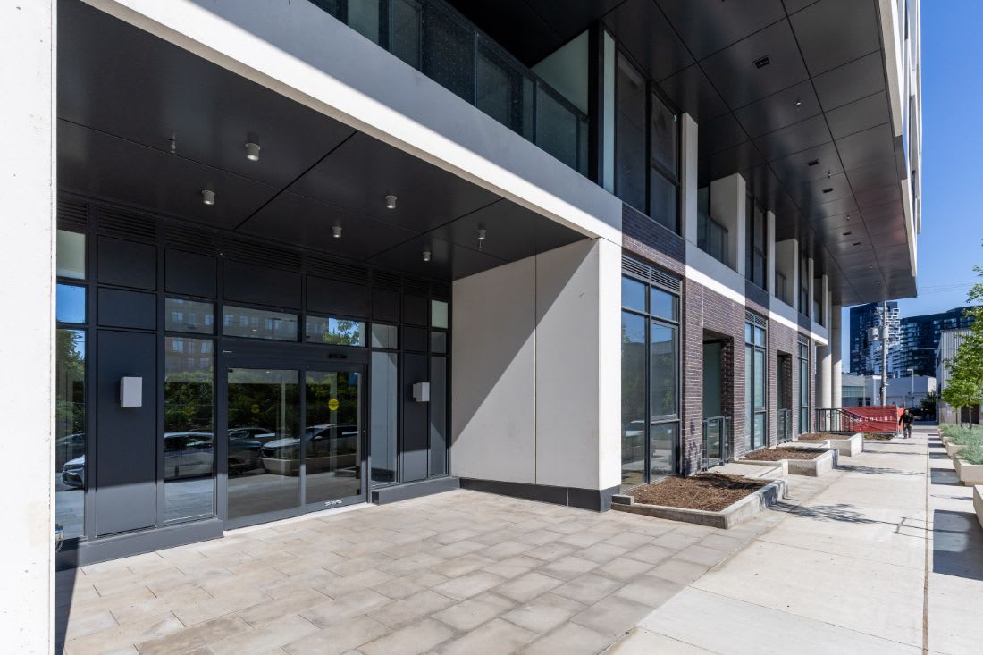 801 – 5 Defries St