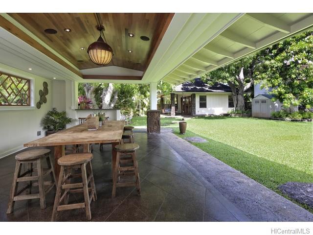 Jason Carey Sells Beautiful Restored Island Style Oahu Home for $2.6M